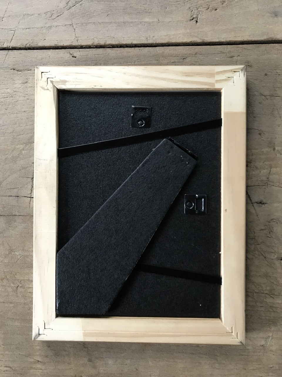 Chillin - fine art print in a handpainted wooden frame