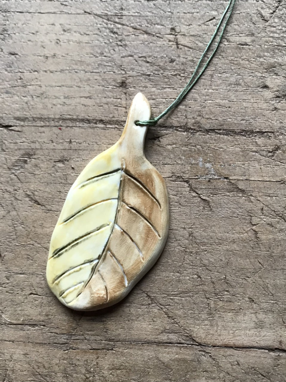 Hanging little decorations- porcelain / flat - variations